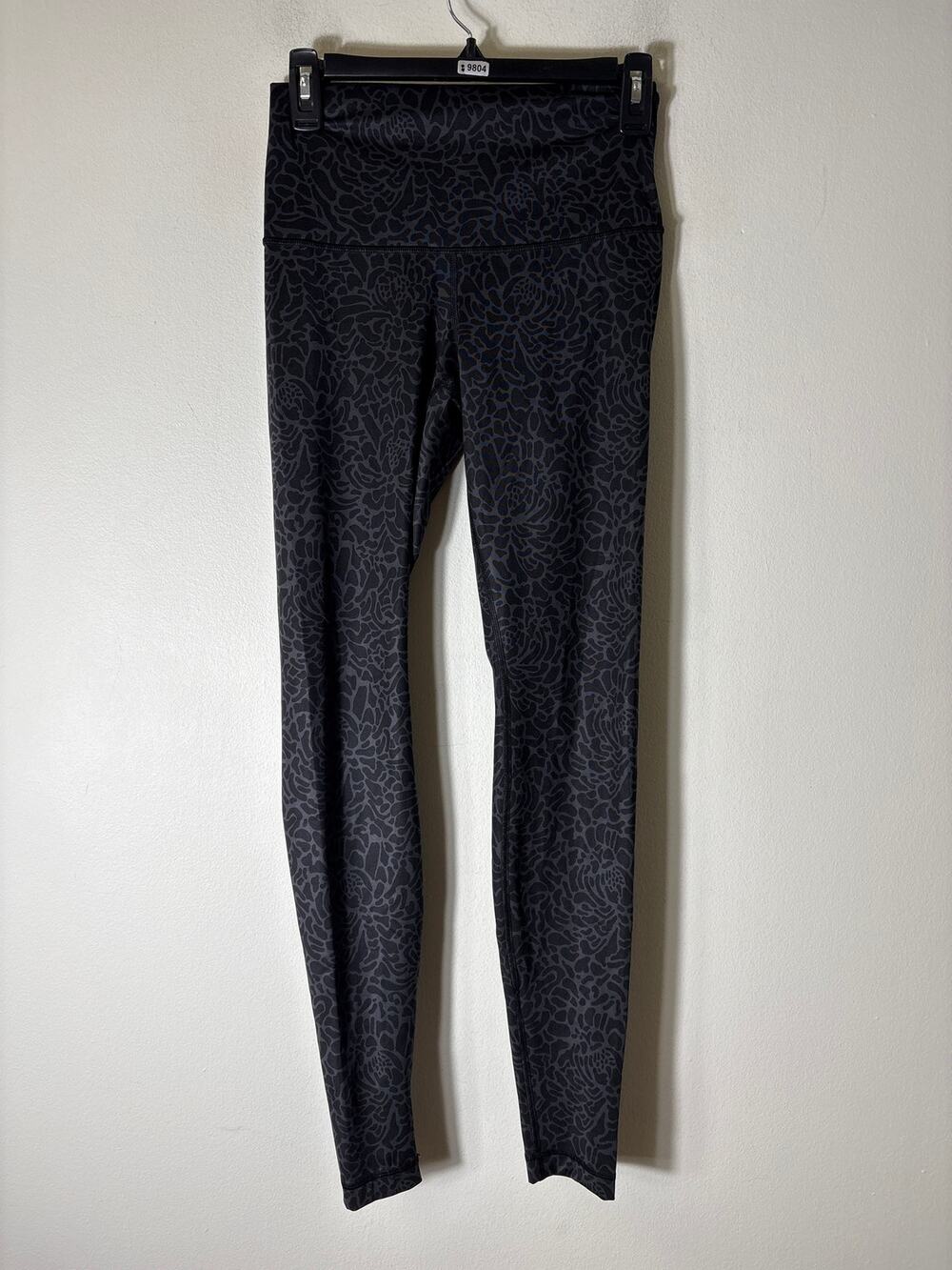 Lululemon Black Floral Print Athletic Leggings Sz 6